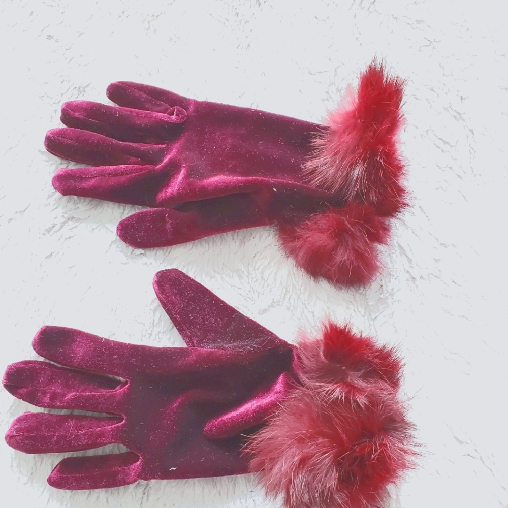 Women's velvet gloves